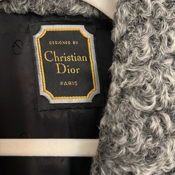 Beautiful vintage Dior cashmere overcoat with a Persian lamb collar - Picture 3 of 8